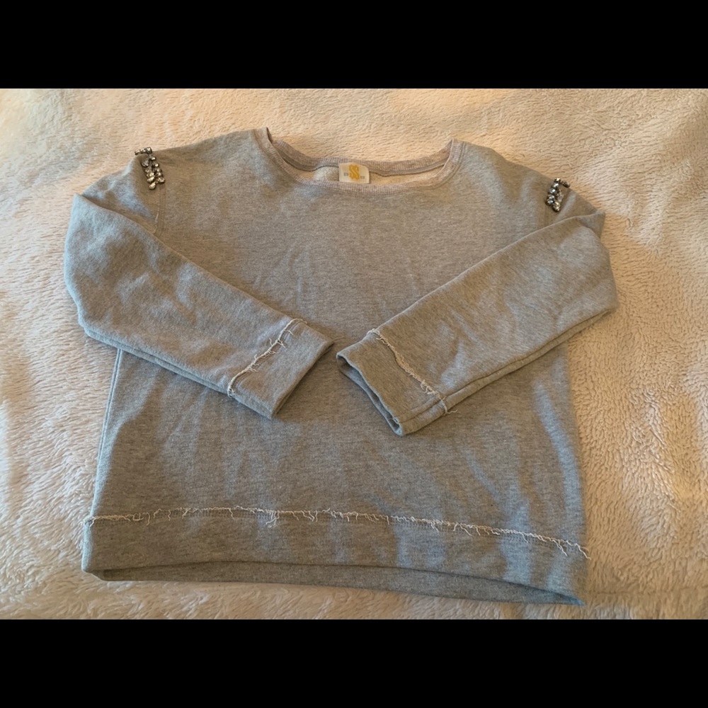 Envy crew neck with jewel detail